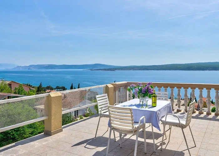 Apartment Helles Mit Traumhaften Meerblick Und Nur 300 Meter Zum - Vierbeiner Willkommen Dramalj